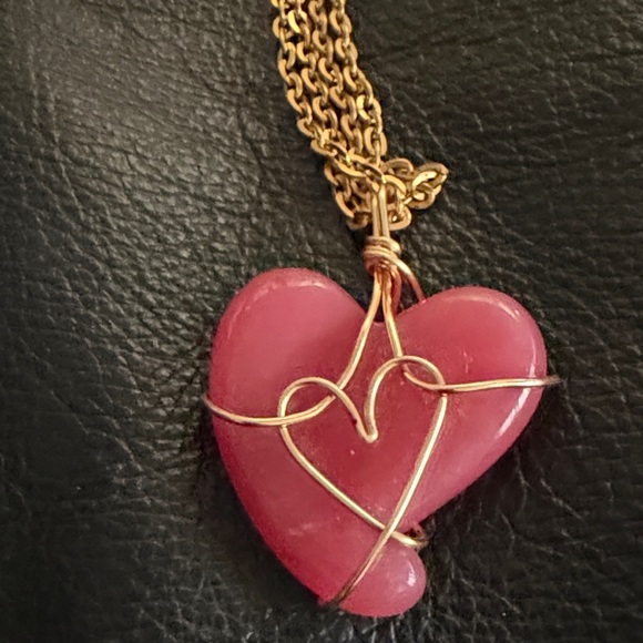 Gold and Pink Rhodonite Heart Pendant Necklace - Picture 4 of 5